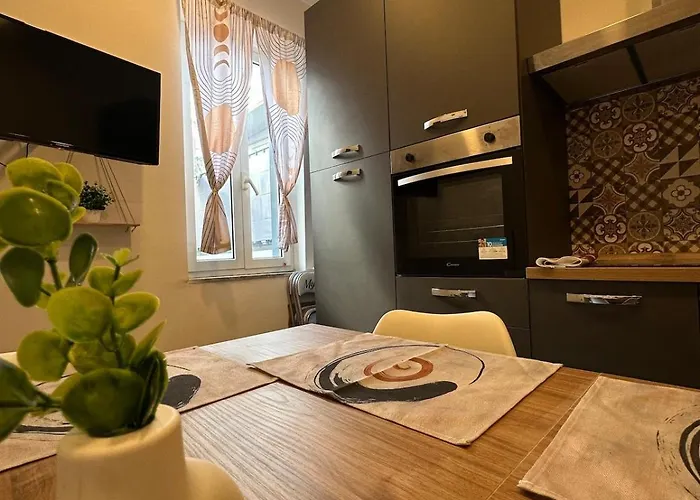 Orange Grove Apartment